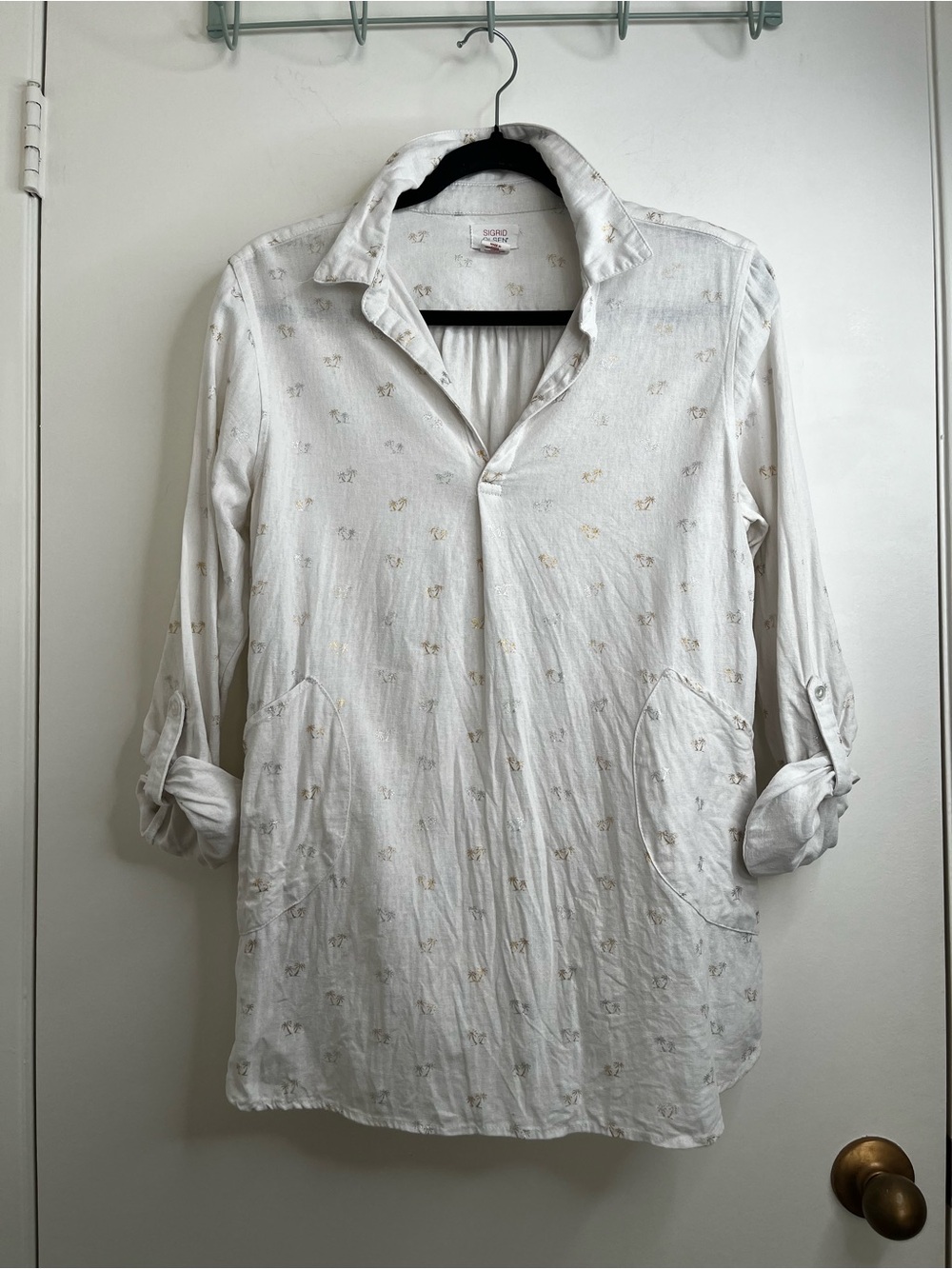 Sigrid Olsen White Linen Blend Top Med Gold Silver Palm Trees Roll Tab Sleeves